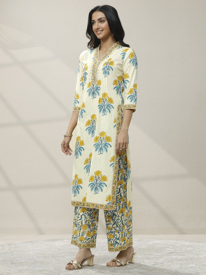 Off white Printed Cotton Straight Suit Set With Dupatta