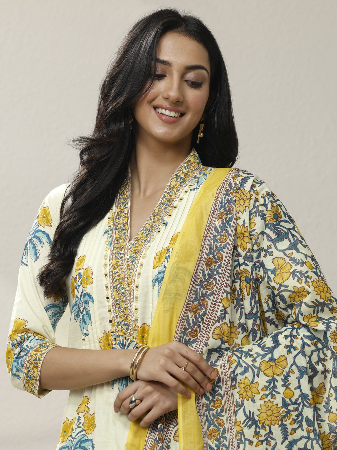 Off white Printed Cotton Straight Suit Set With Dupatta