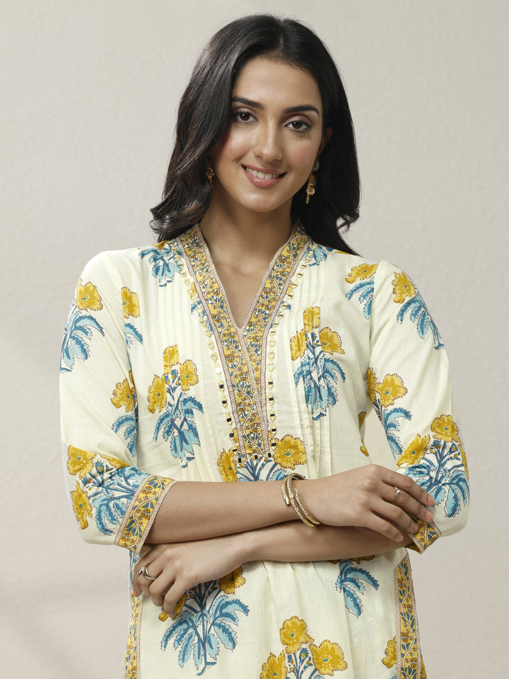 Off white Printed Cotton Straight Suit Set With Dupatta