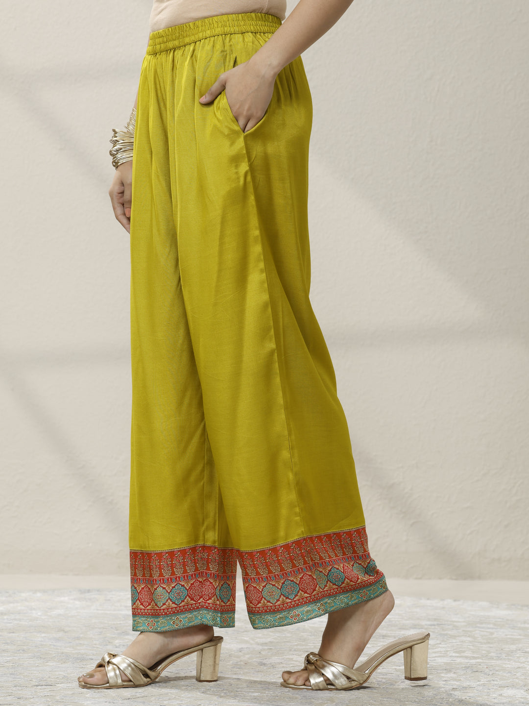 Green Printed Silk Blend A-Line Suit Set With Dupatta