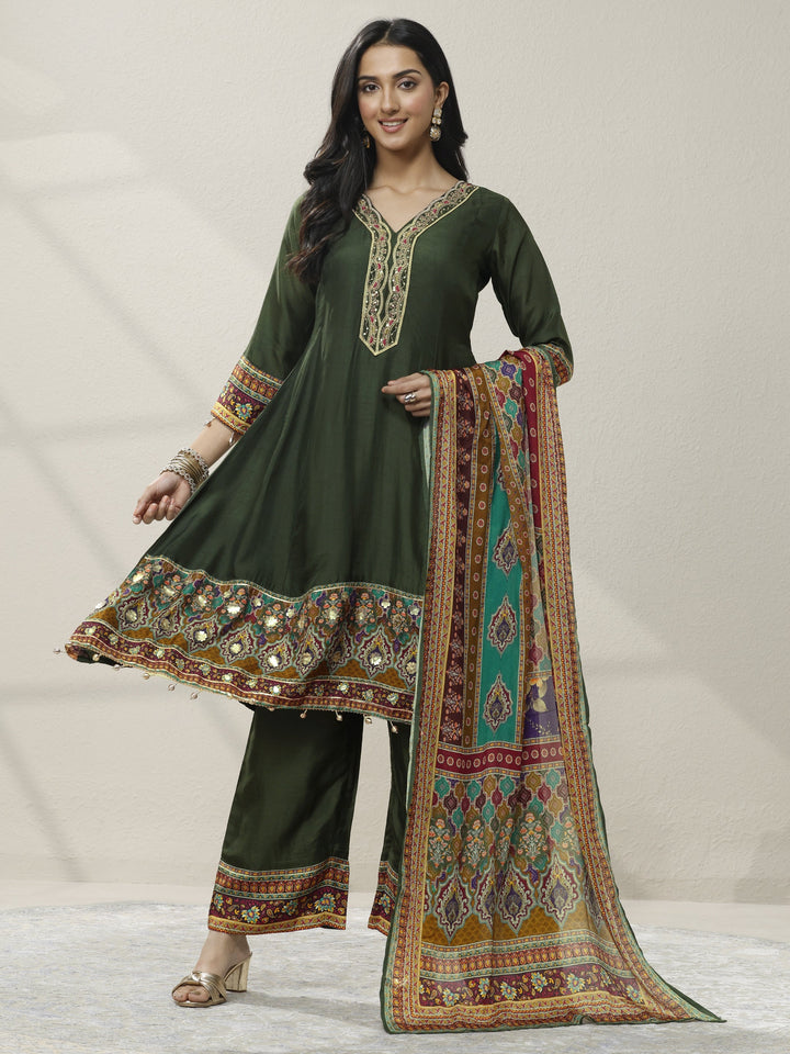 Green Embroidered Silk blend Anarkali Suit Set With Dupatta