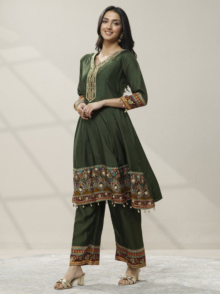 Green Embroidered Silk blend Anarkali Suit Set With Dupatta