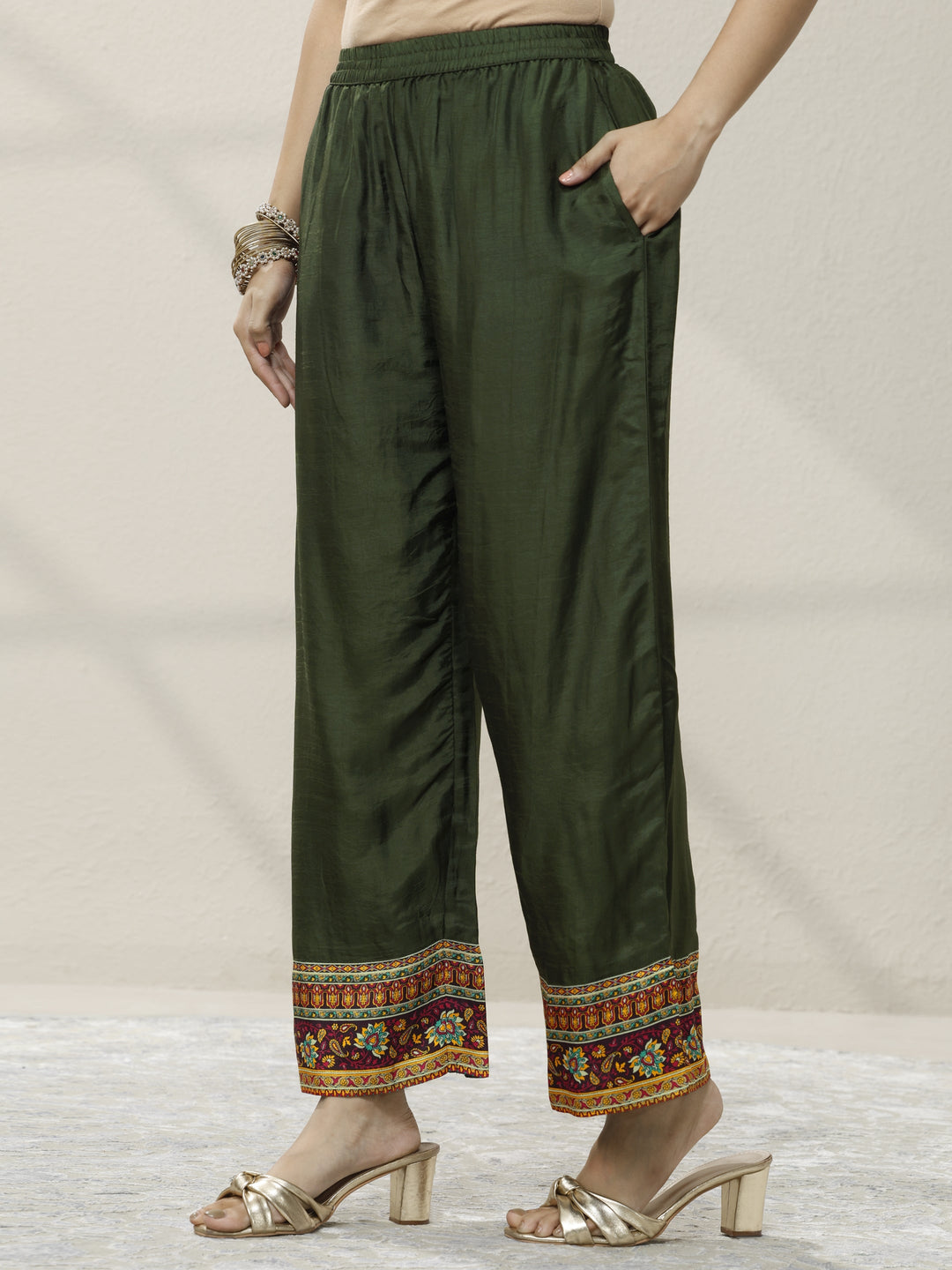 Green Embroidered Silk blend Anarkali Suit Set With Dupatta