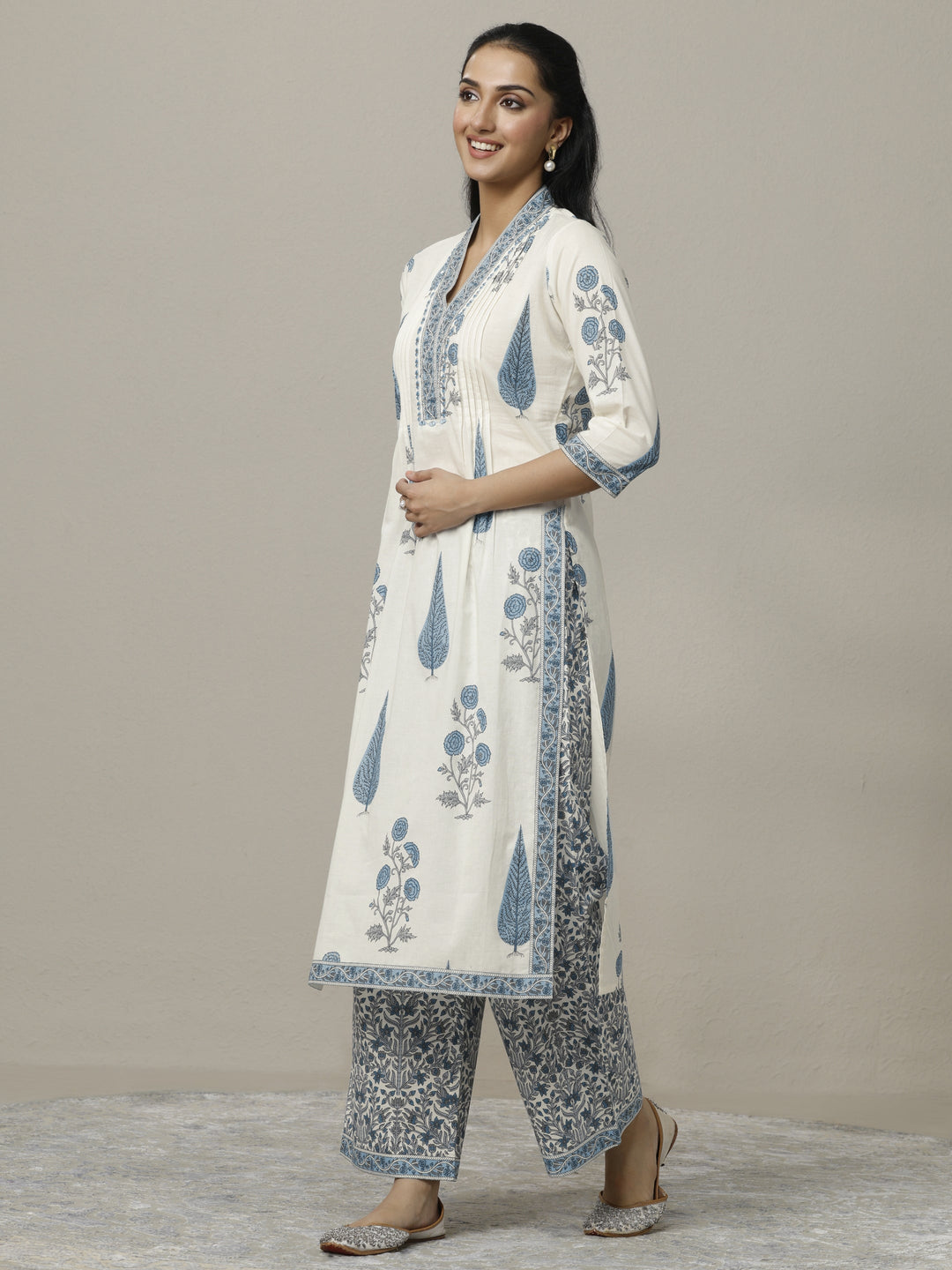 Off white Printed Cotton Straight Suit Set With Dupatta
