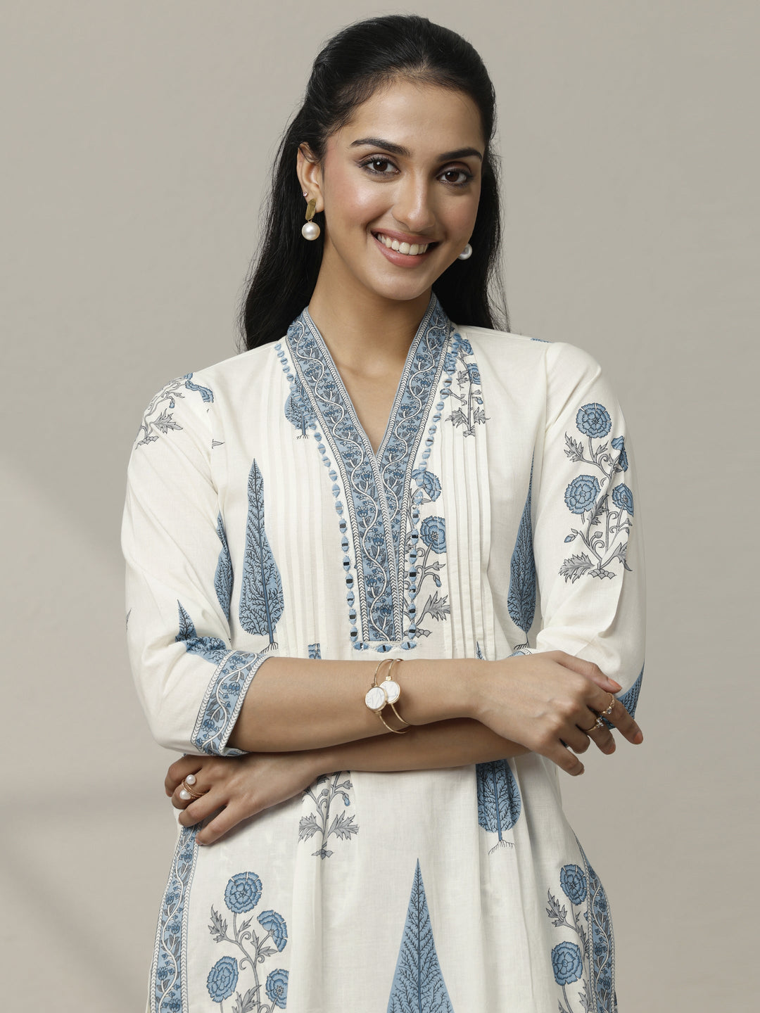 Off white Printed Cotton Straight Suit Set With Dupatta