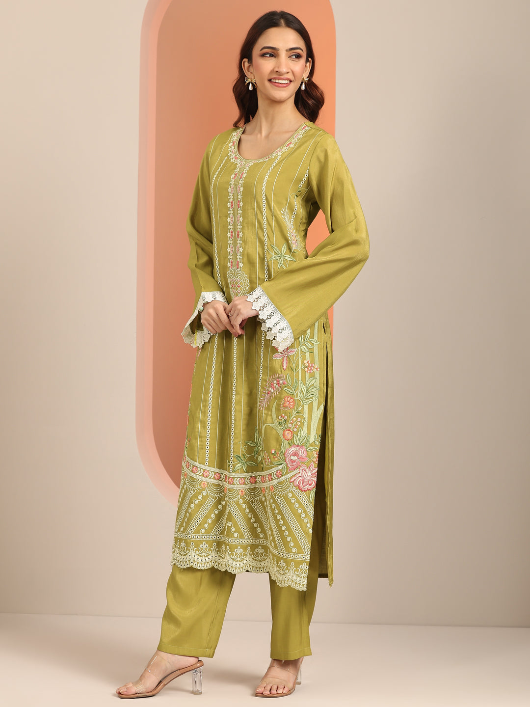 Green Embroidered Silk Blend Straight Suit Set With Dupatta
