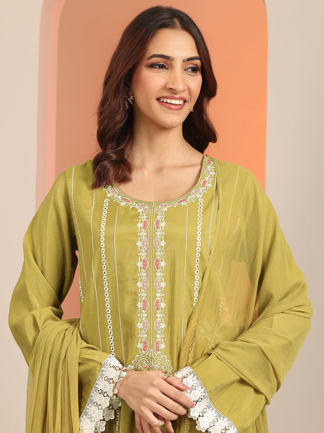 Green Embroidered Silk Blend Straight Suit Set With Dupatta