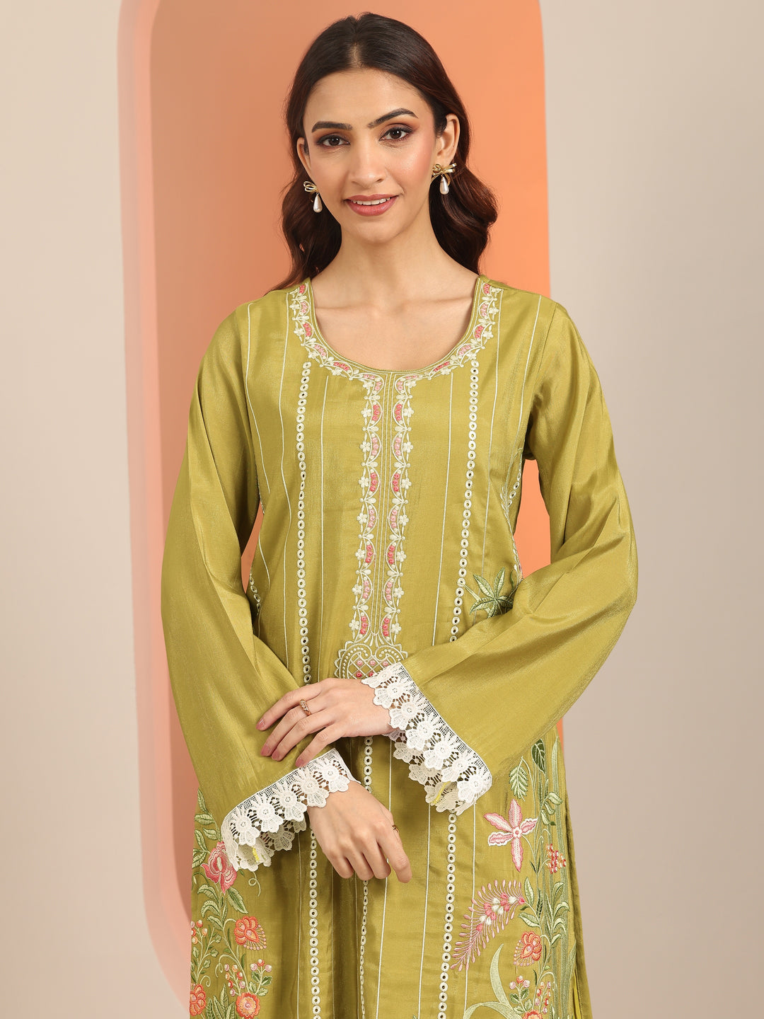 Green Embroidered Silk Blend Straight Suit Set With Dupatta