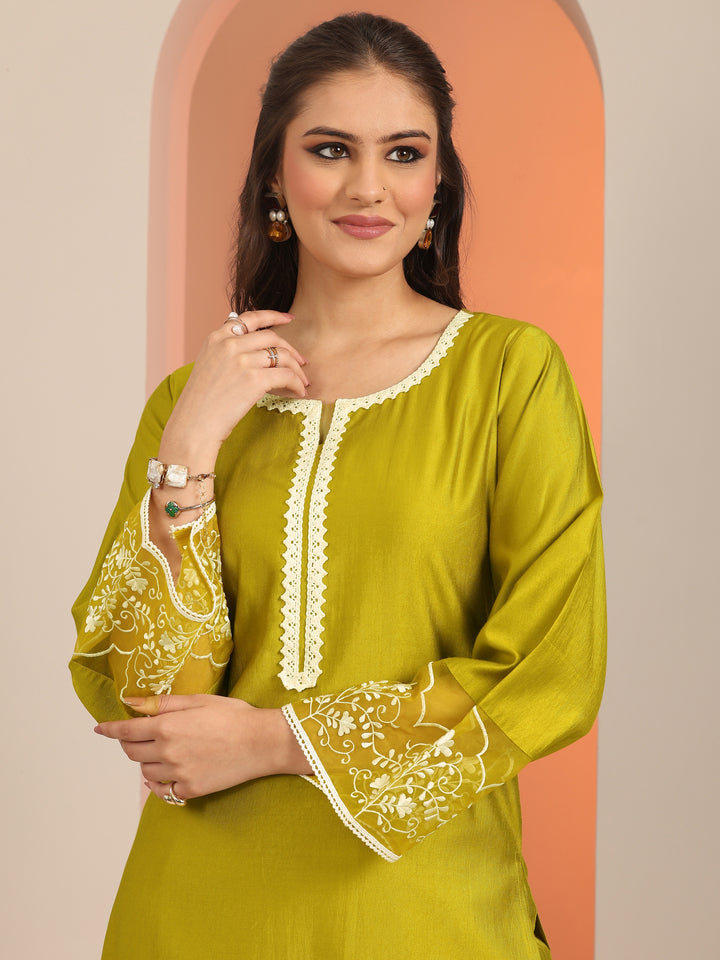 Green Embroidered Silk Blend Straight Suit Set With Dupatta