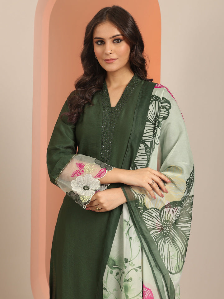 Green Embroidered Silk Blend Straight Suit Set With Dupatta
