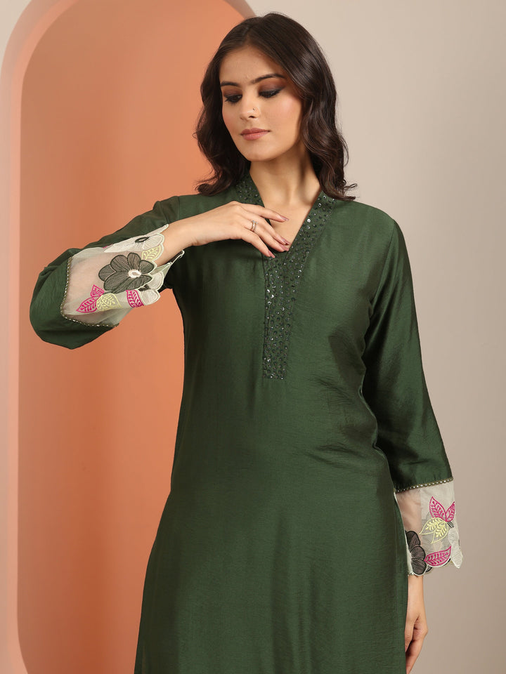 Green Embroidered Silk Blend Straight Suit Set With Dupatta