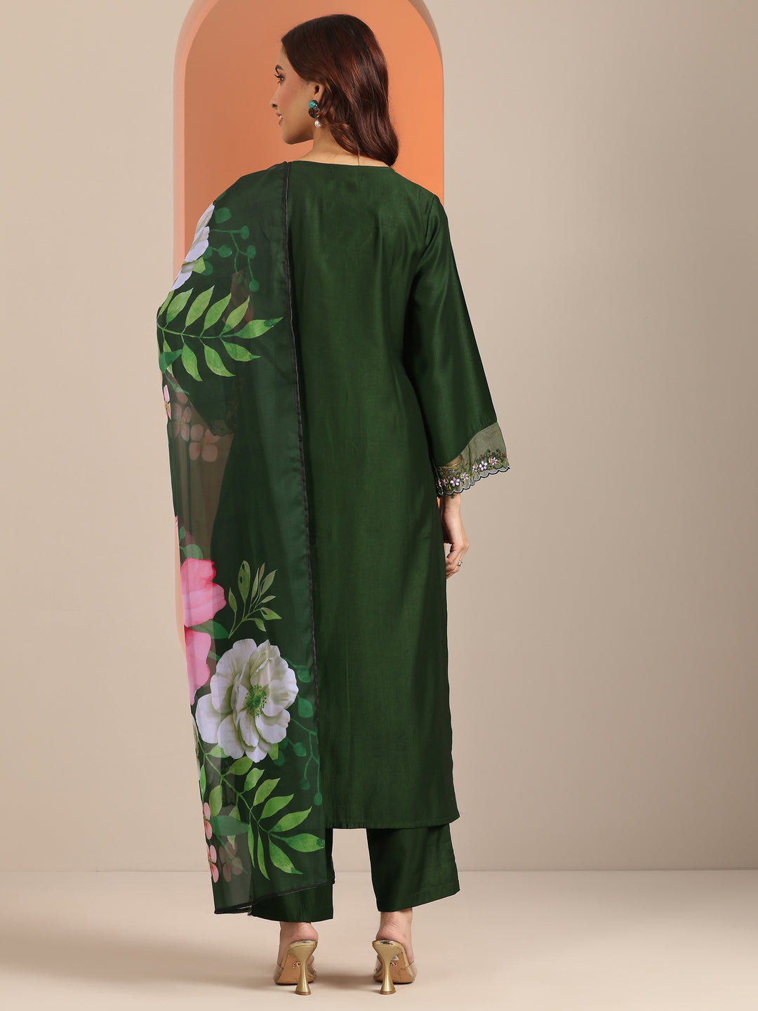 Green Embroidered Silk Blend Straight Suit Set With Dupatta