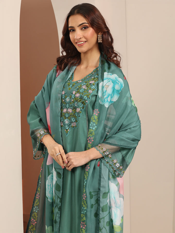 Green Embroidered Silk Blend Straight Suit Set With Dupatta