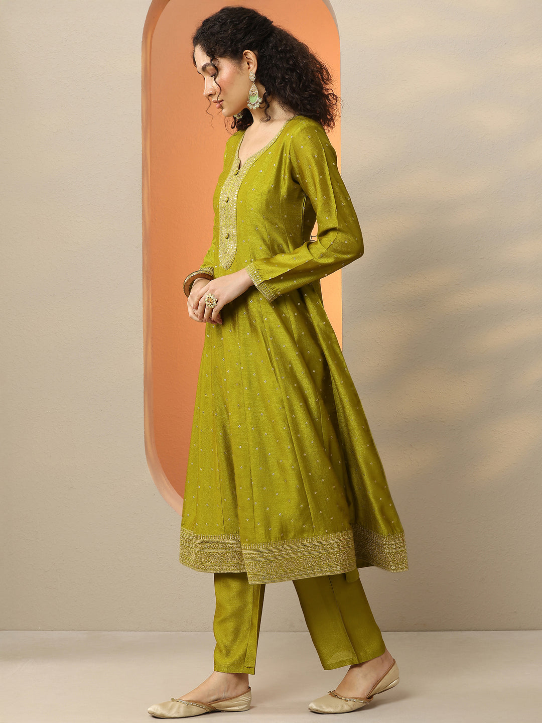 Green Embellished Silk Blend Anarkali Suit Set With Dupatta