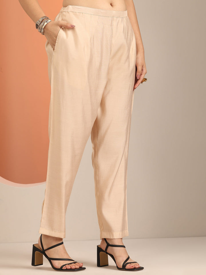 Off white Geometric Printed Muslin Straight Suit Set With Dupatta