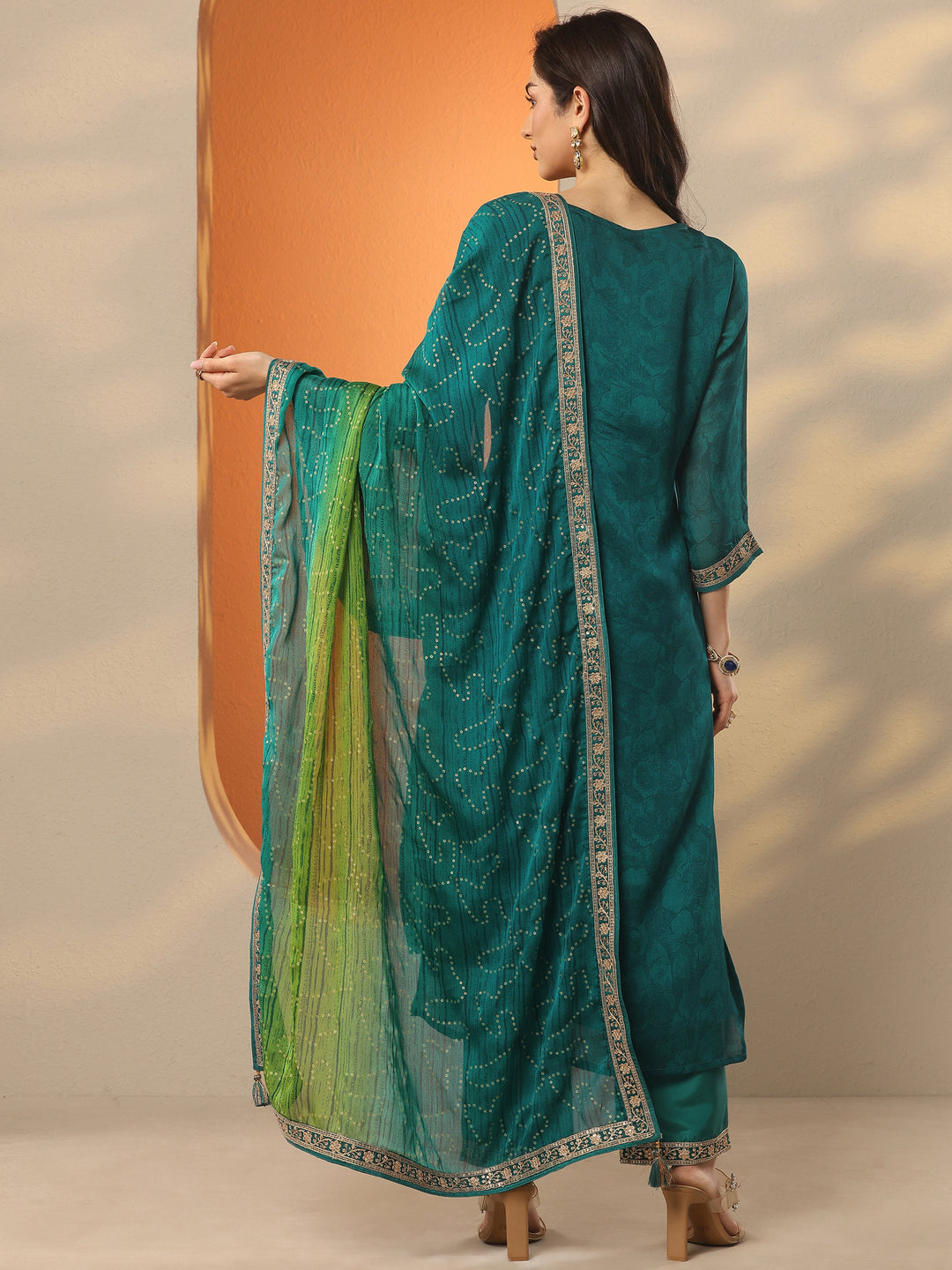 Green Embroidered Silk Blend Straight Suit Set With Dupatta