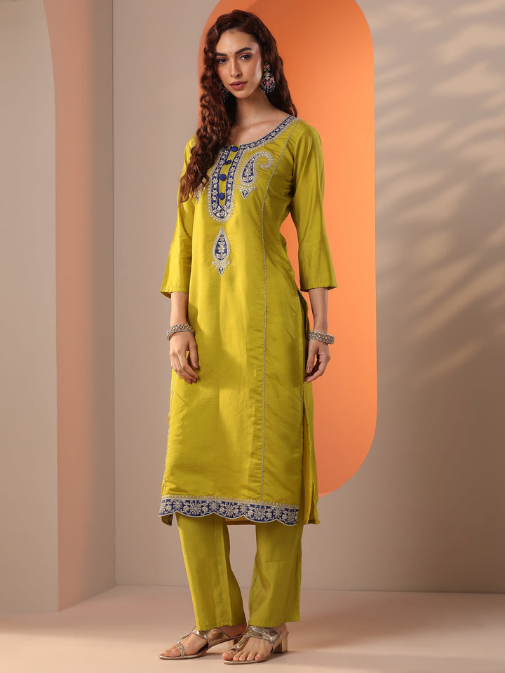 Green Embroidered Silk Blend Straight Suit Set With Dupatta