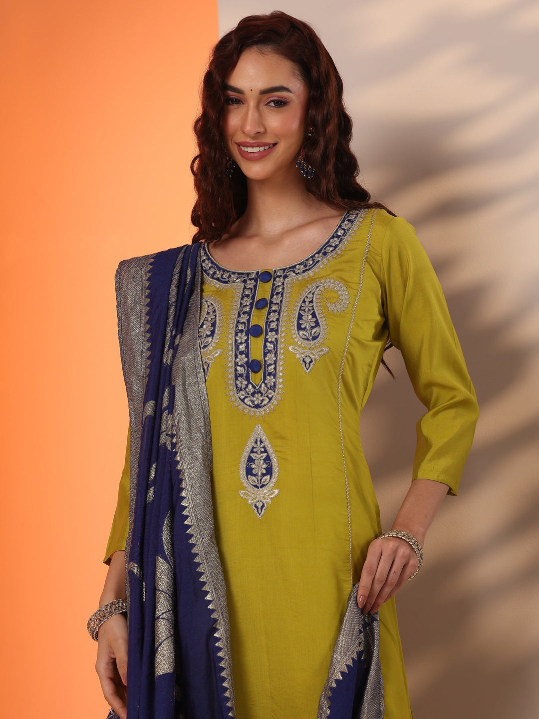Green Embroidered Silk Blend Straight Suit Set With Dupatta