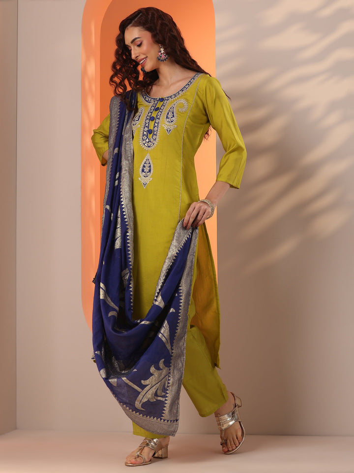 Green Embroidered Silk Blend Straight Suit Set With Dupatta