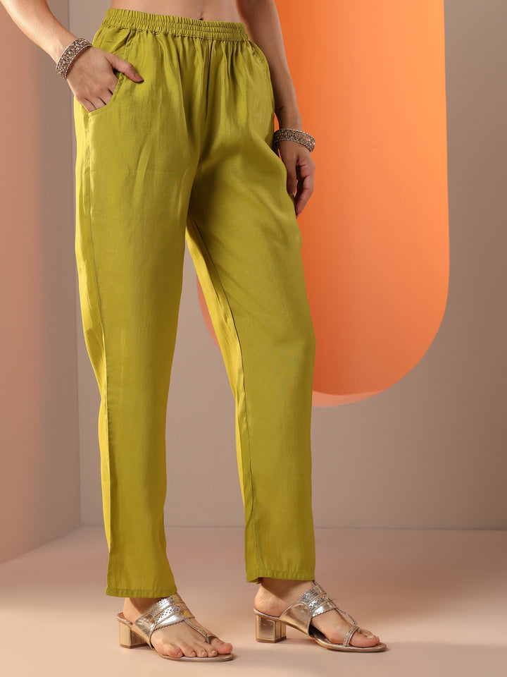 Green Embellished Silk Blend Straight Suit Set With Dupatta