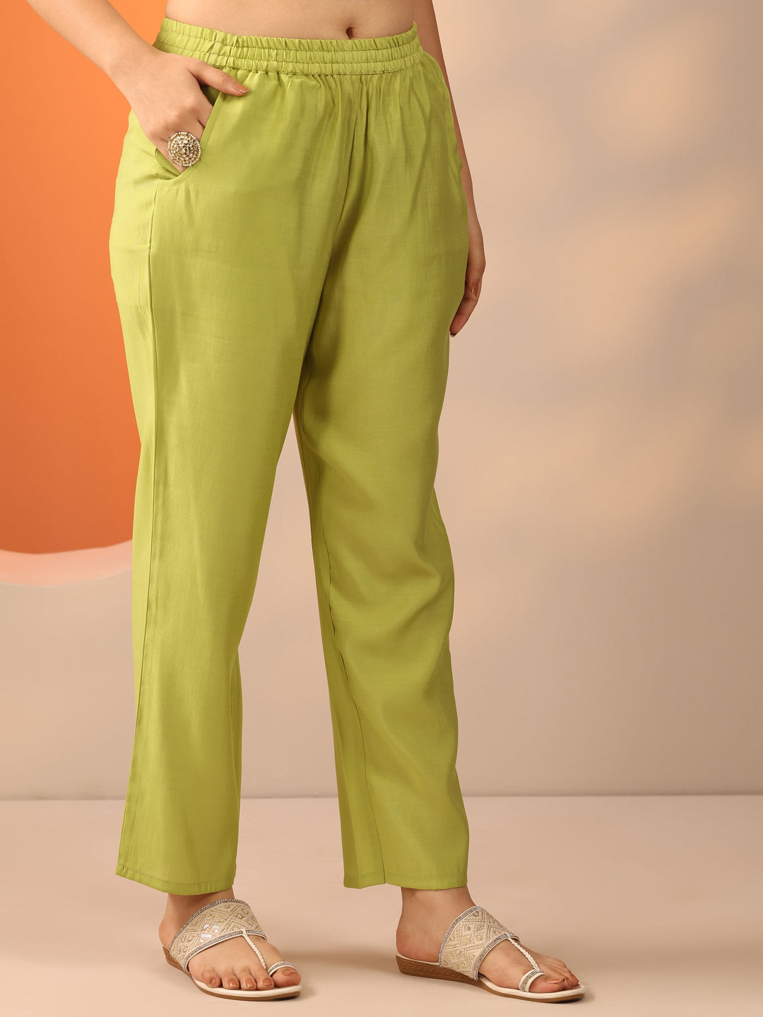 Green Embroidered Silk Blend Straight Suit Set With Dupatta
