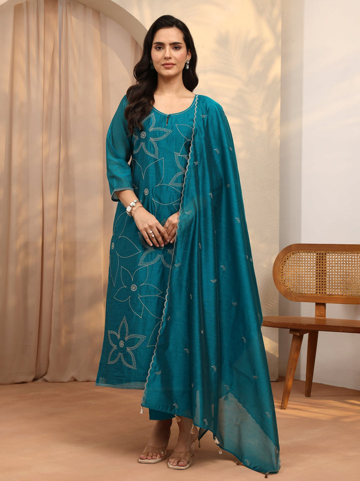 Green Embroidered Silk Blend Straight Suit Set With Dupatta