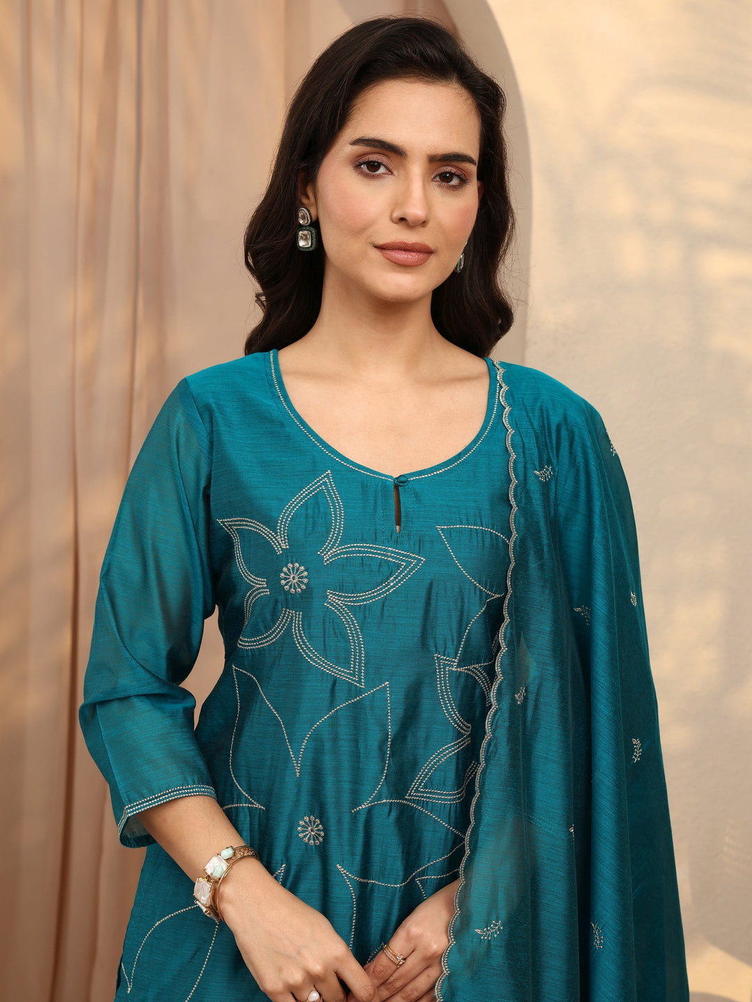 Green Embroidered Silk Blend Straight Suit Set With Dupatta
