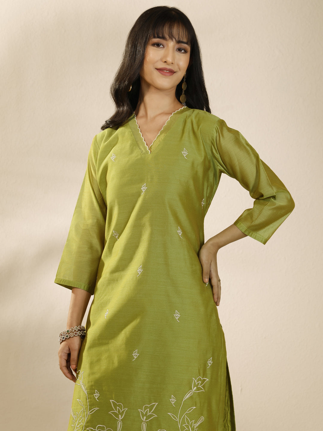 Green Embroidered Silk Blend Straight Suit Set With Dupatta