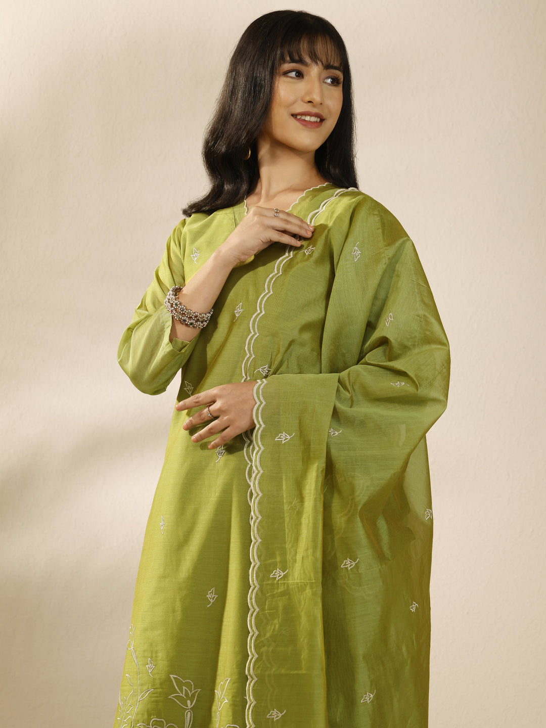 Green Embroidered Silk Blend Straight Suit Set With Dupatta