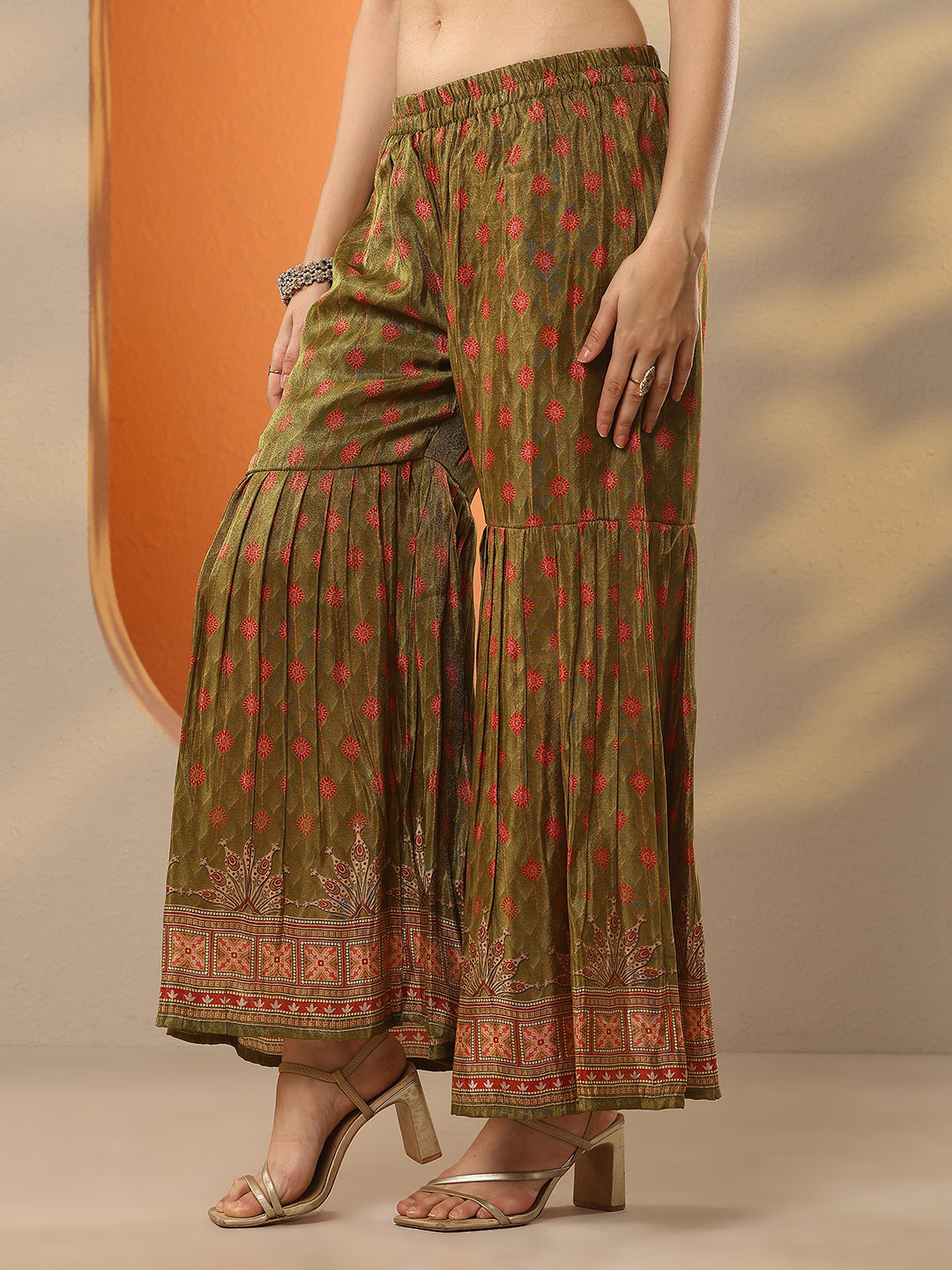 Green Printed Silk Blend Straight Kurta Set