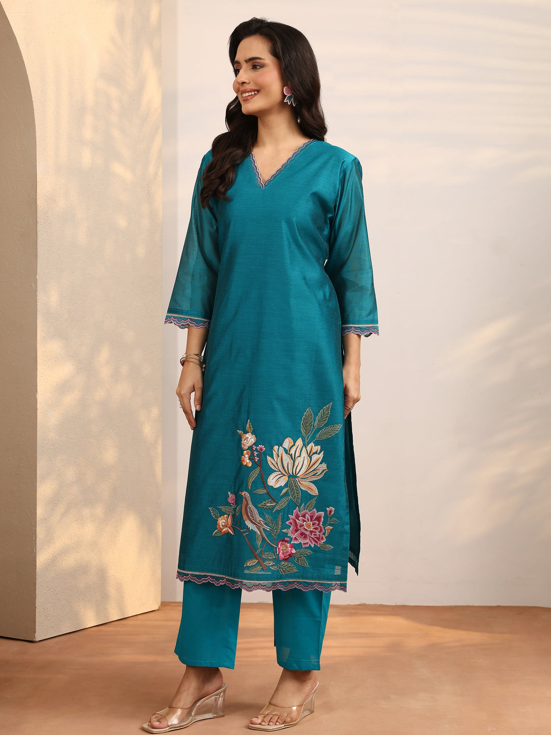 Green Embroidered Silk Blend Straight Suit Set With Dupatta