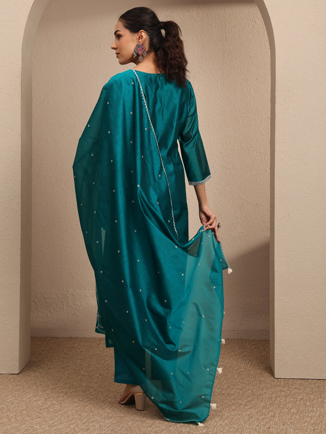 Green Embroidered Silk Blend Straight Suit Set With Dupatta