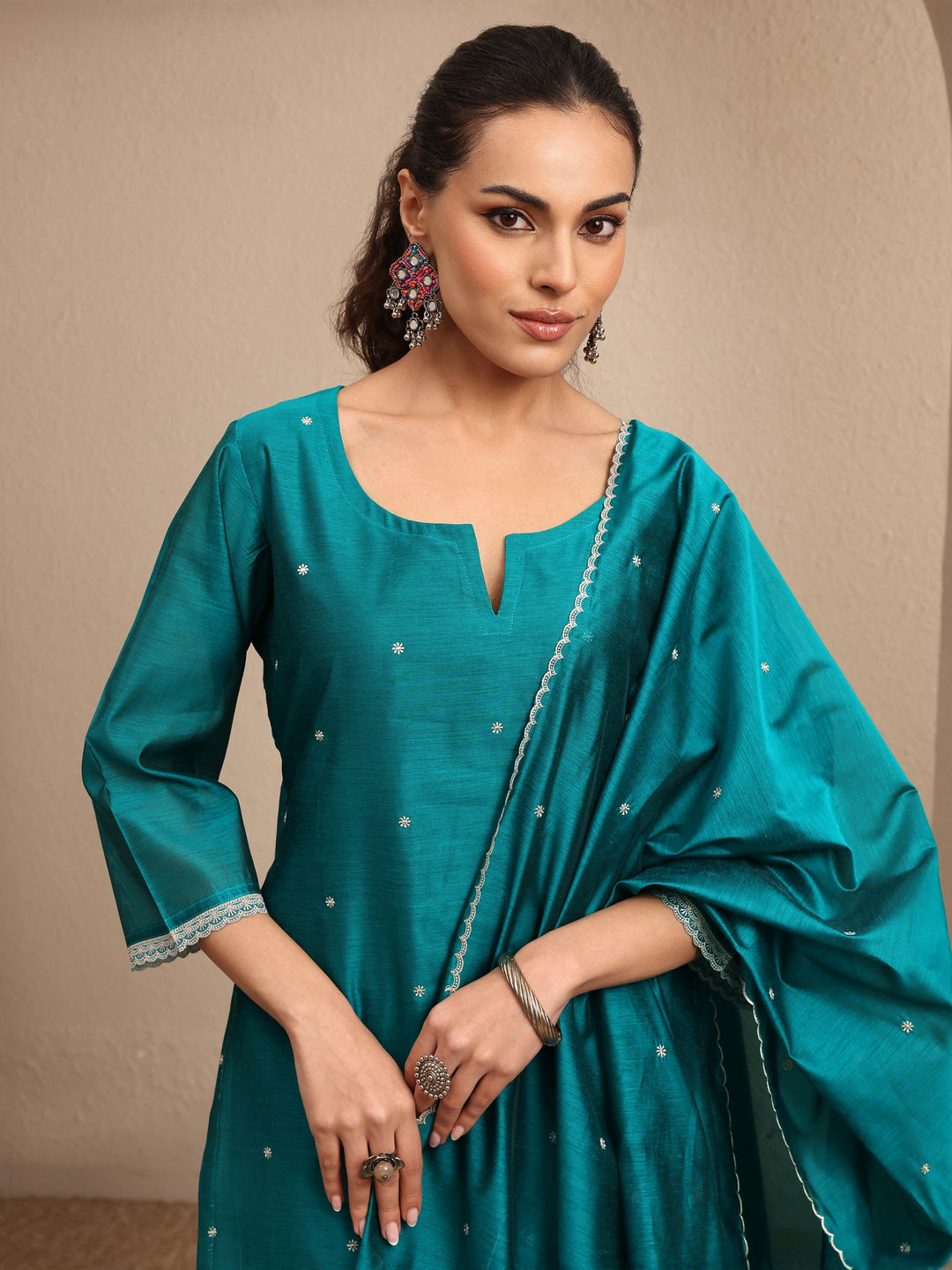 Green Embroidered Silk Blend Straight Suit Set With Dupatta