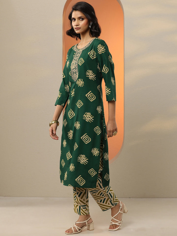 Green Printed Cotton Blend  Straight Suit Set With Dupatta