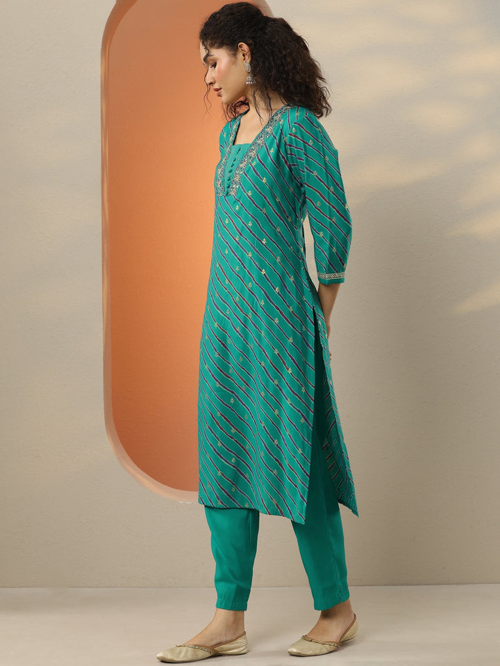 Green Printed Silk Blend  Straight Suit Set With Dupatta