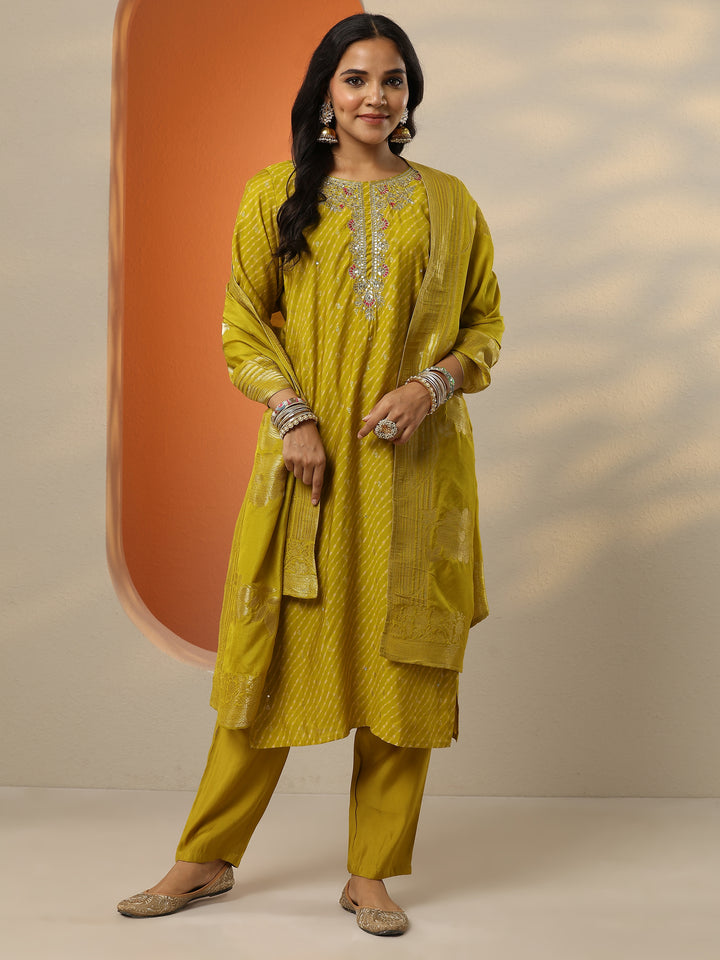 Green Printed Silk blend Straight Suit Set With Dupatta