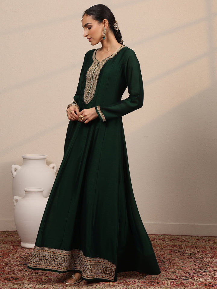 Green Embroidered Silk Blend A-Line Gown With Dupatta