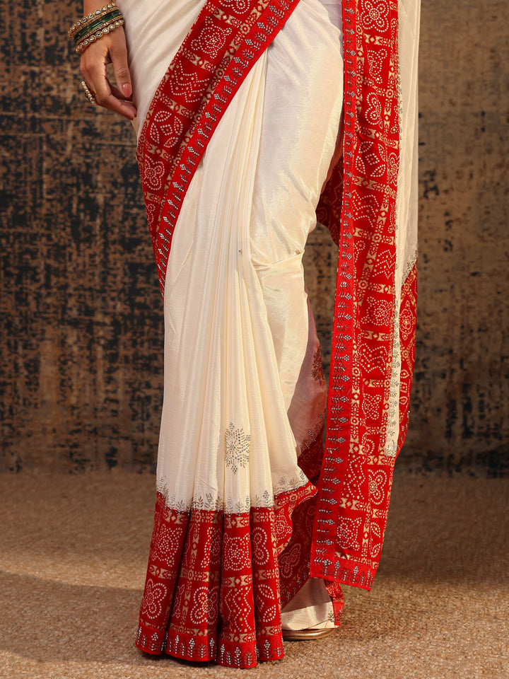 Cream Bandhani Embellished Silk Blend Saree With Unstitched Blouse Piece