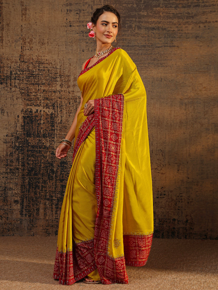 Mustard Bandhani Embellished Silk Blend Saree With Unstitched Blouse Piece