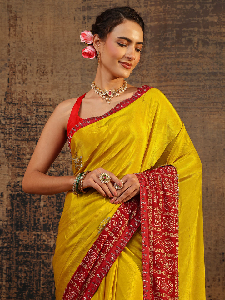 Mustard Bandhani Embellished Silk Blend Saree With Unstitched Blouse Piece