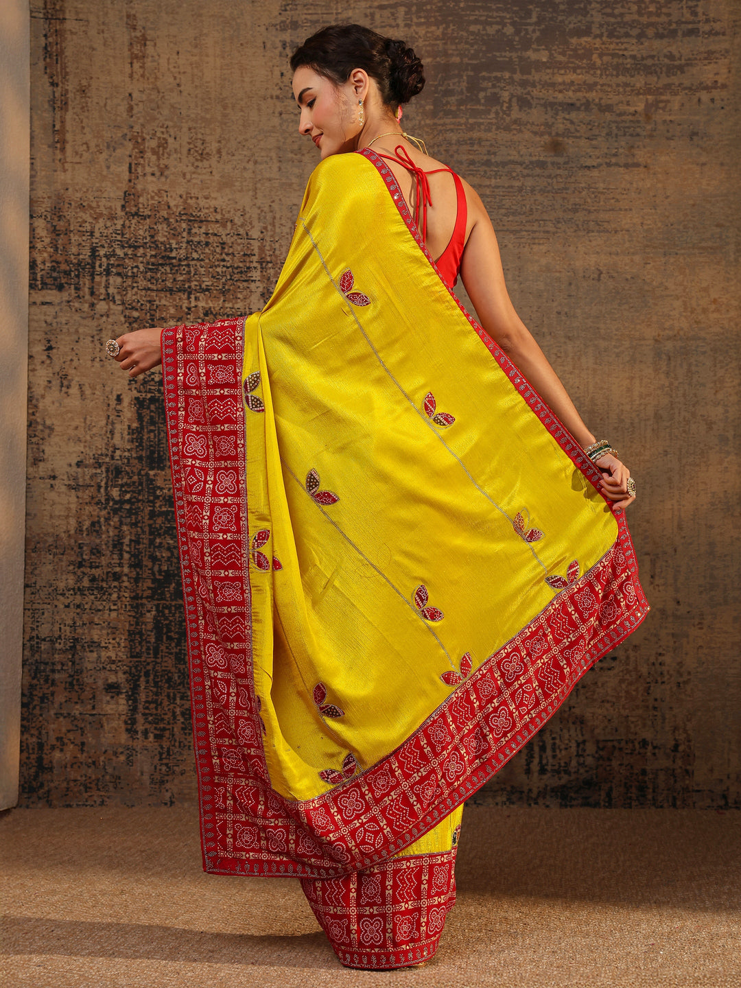 Mustard Bandhani Embellished Silk Blend Saree With Unstitched Blouse Piece