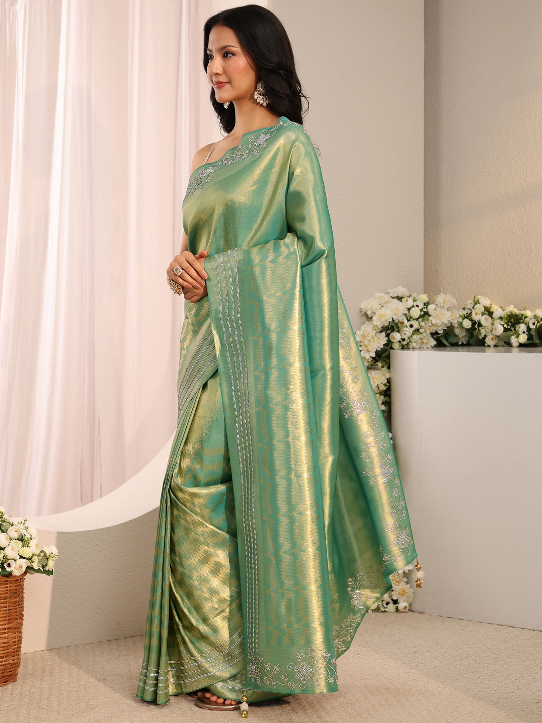 Green Embellished Border Silk Blend Saree With Unstitched Blouse Piece