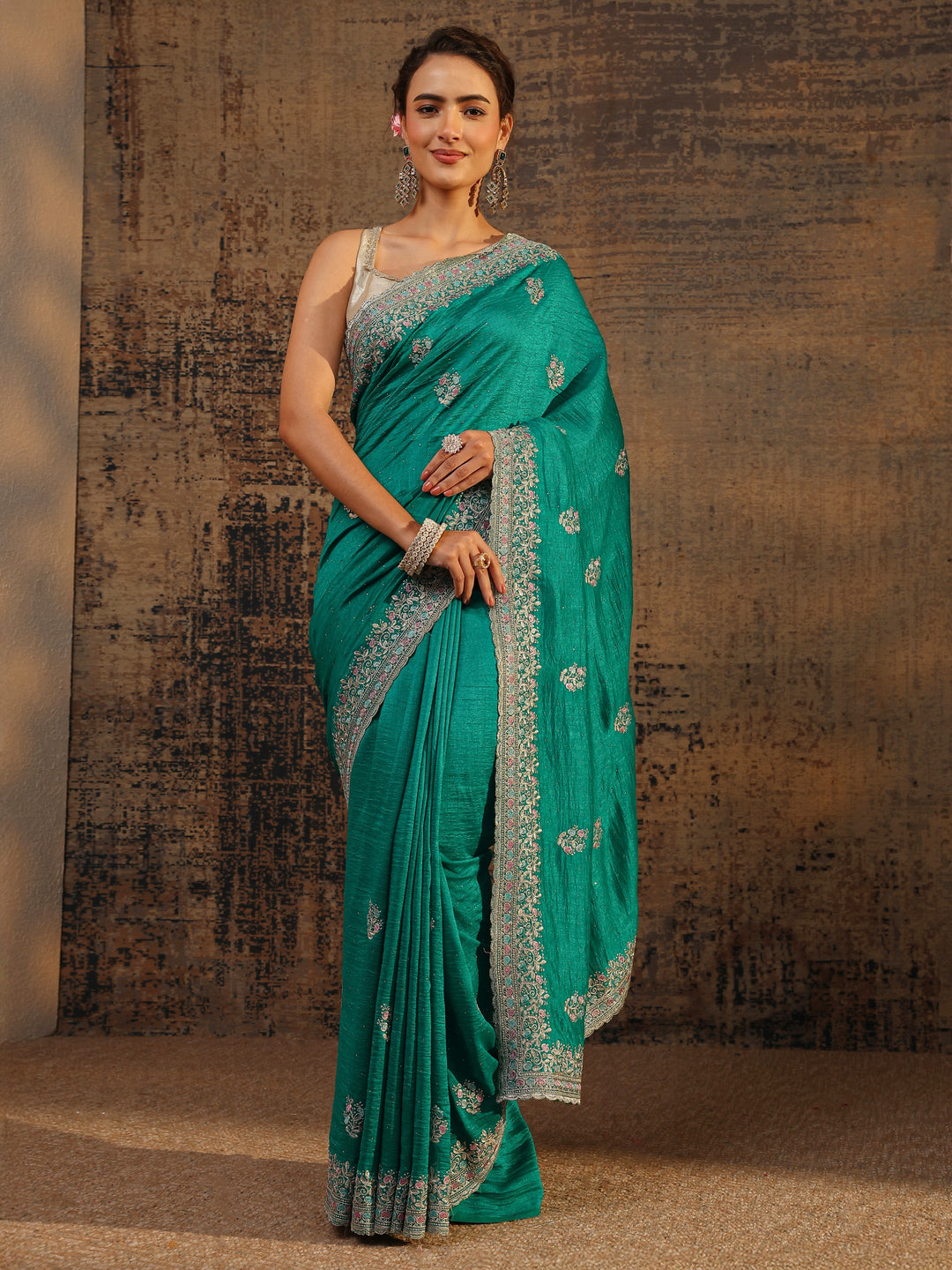Green Floral Embellished Silk Blend Saree With Unstitched Blouse Piece