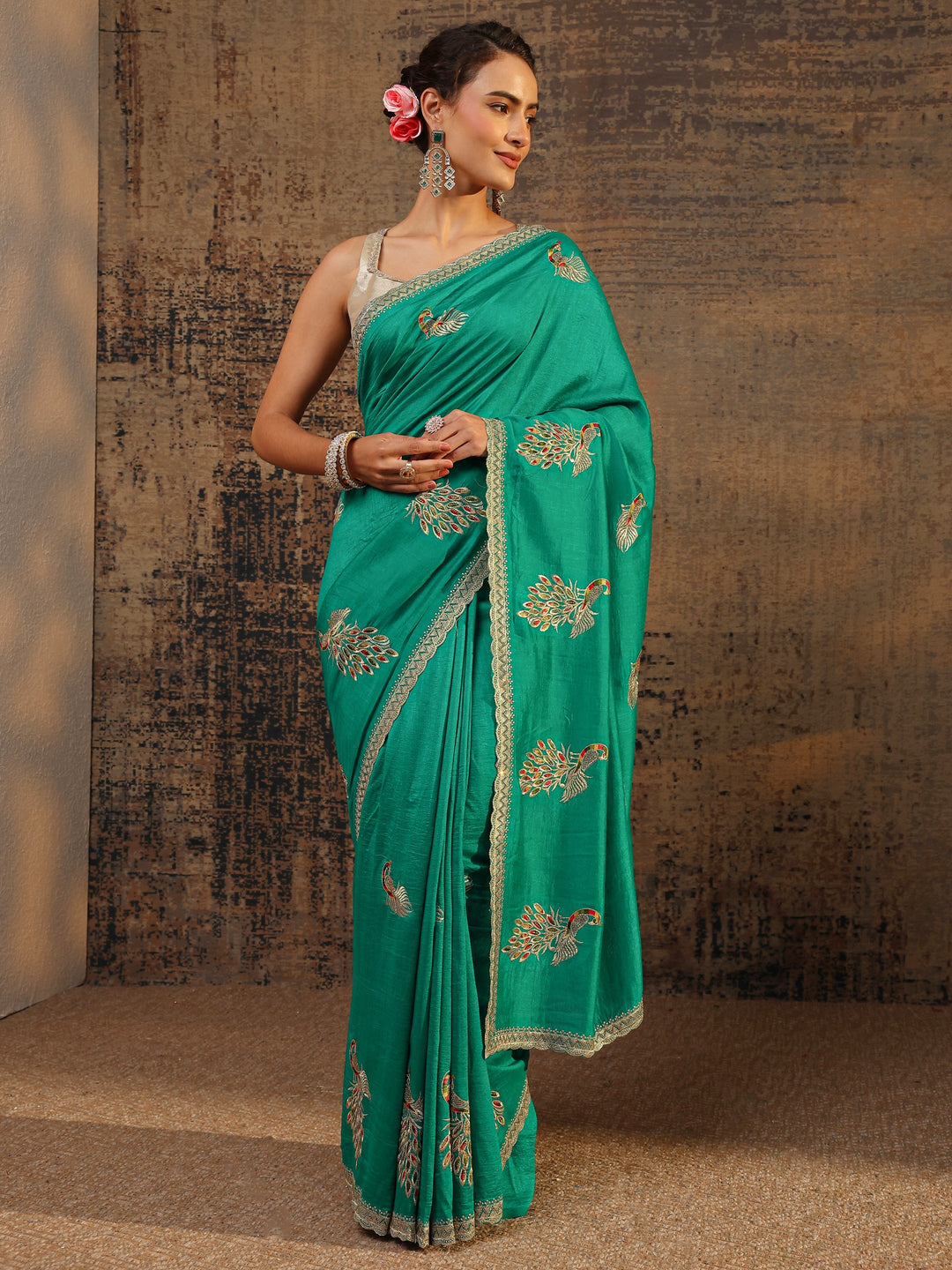 Green Floral Embellished Silk Blend Saree With Unstitched Blouse Piece
