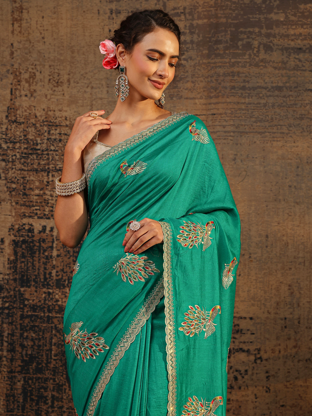 Green Floral Embellished Silk Blend Saree With Unstitched Blouse Piece