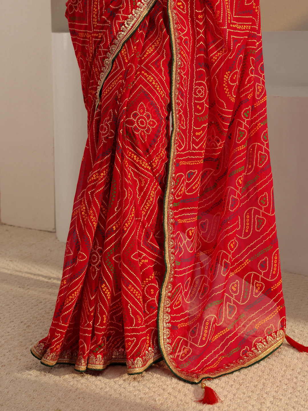Red Bandhani Printed Georgette Saree With Unstitched Blouse Piece