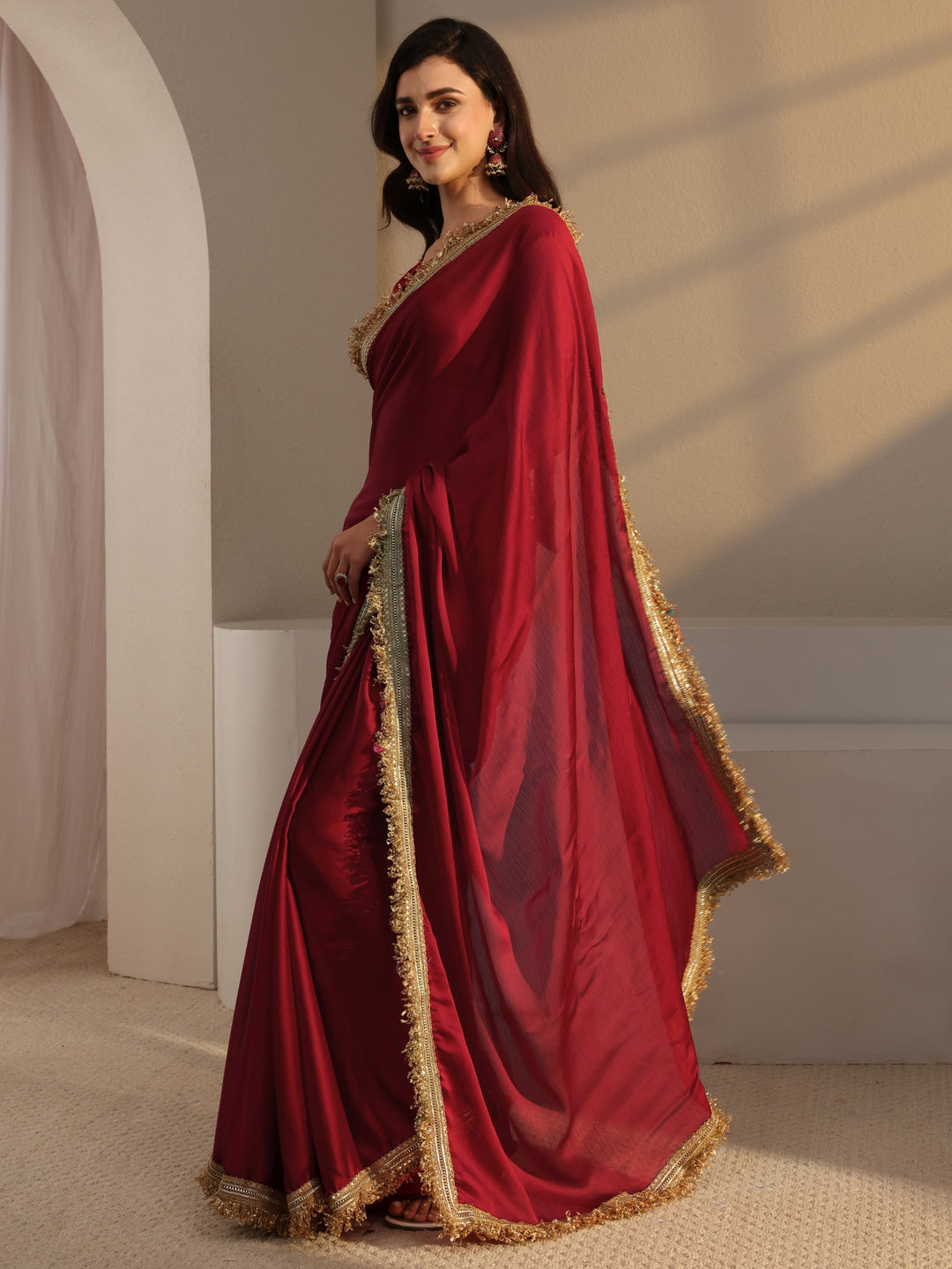 Red Solid Chiffon Saree With Unstitched Blouse Piece