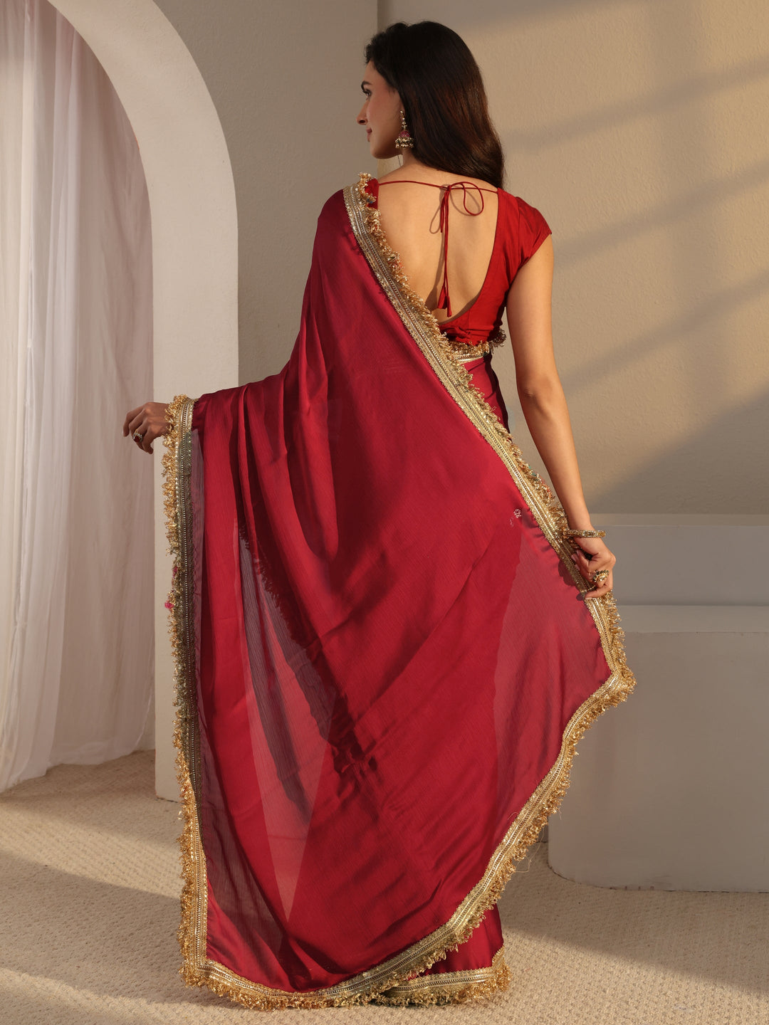 Red Solid Chiffon Saree With Unstitched Blouse Piece