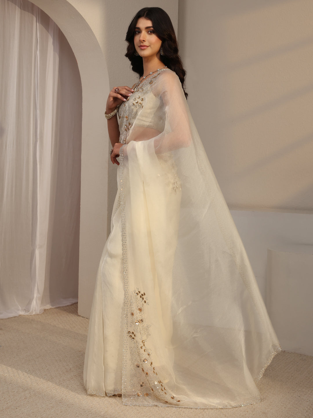 Libas White Embellished Organza Saree With Unstitched Blouse Piece