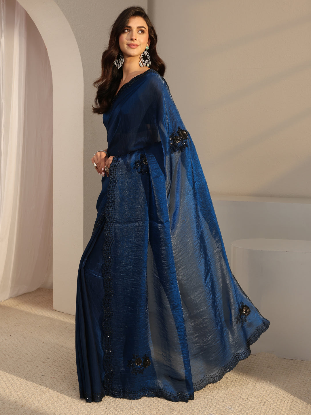 Blue Floral Embellished Organza Saree With Unstitched Blouse Piece
